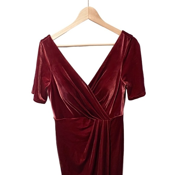 REVELRY Gwen Velvet Maxi Bridesmaids Dress in Burgundy Size 8 - Picture 3 of 7